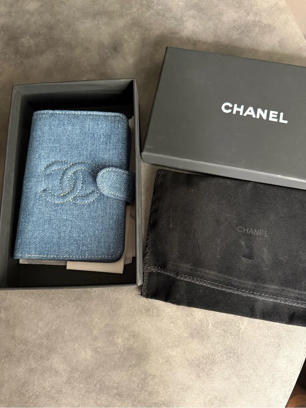 CHANEL Denim CC Logo Bi-Fold Card Wallet GWP